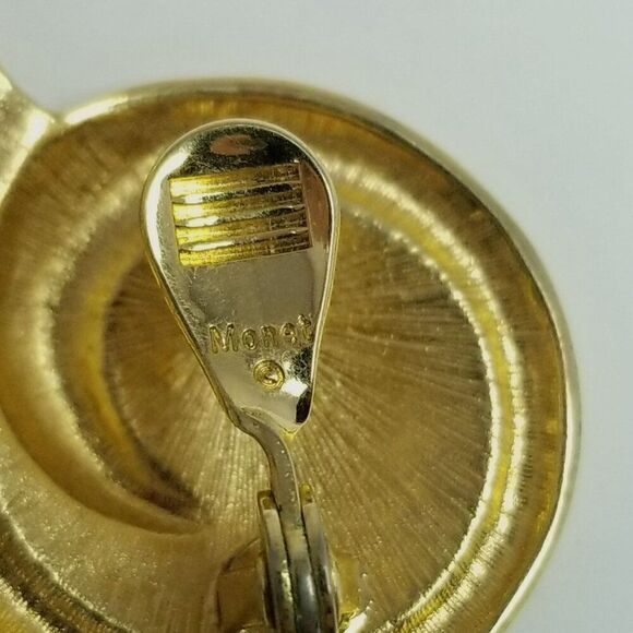 Vintage 1980s Monet Black Enamel Gold Tone Clip On Statement Earrings, Estate - Picture 4 of 8